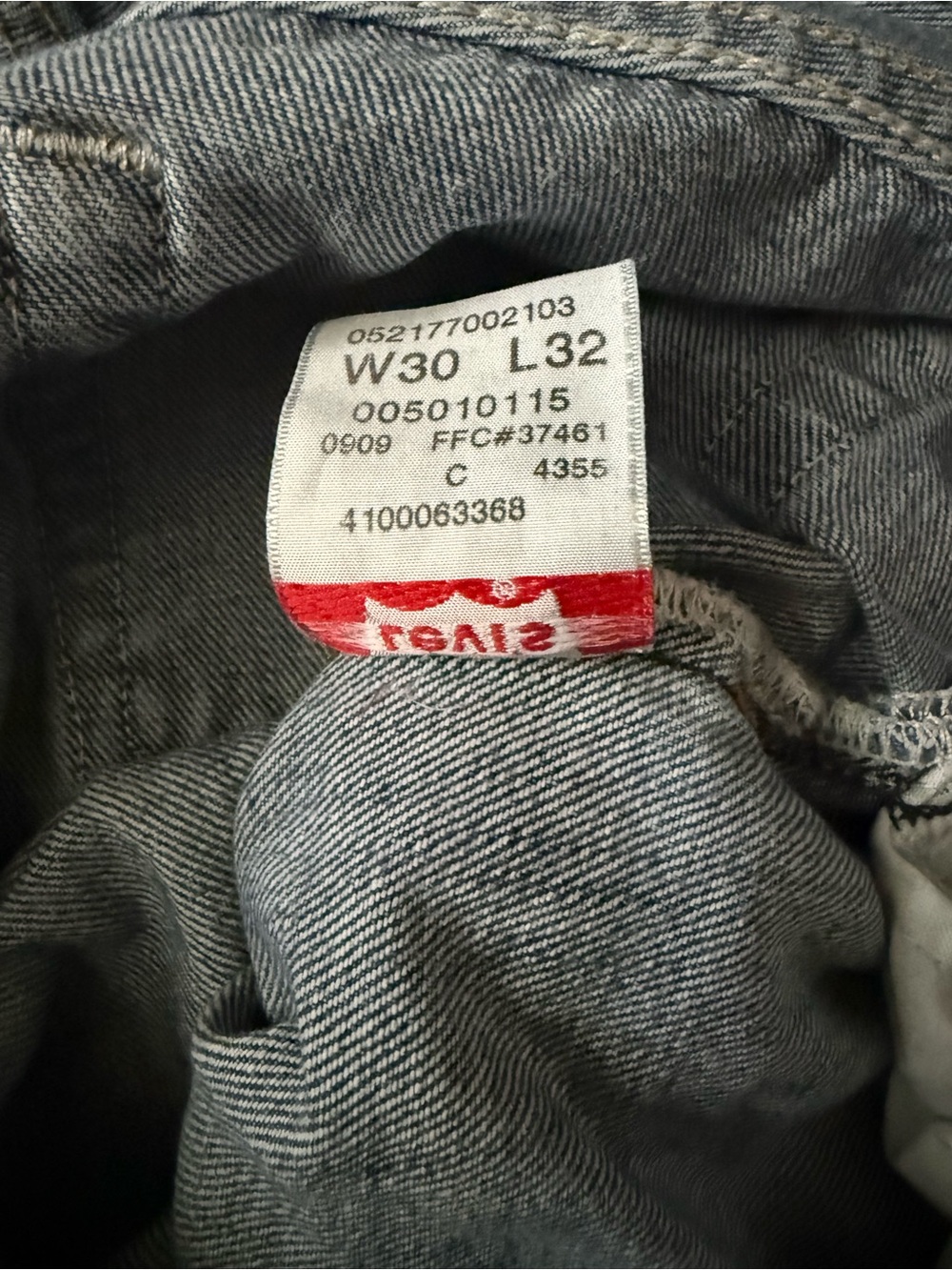 Vintage Levi’s 501 Jeans 30x32 - Picture 6 of 7